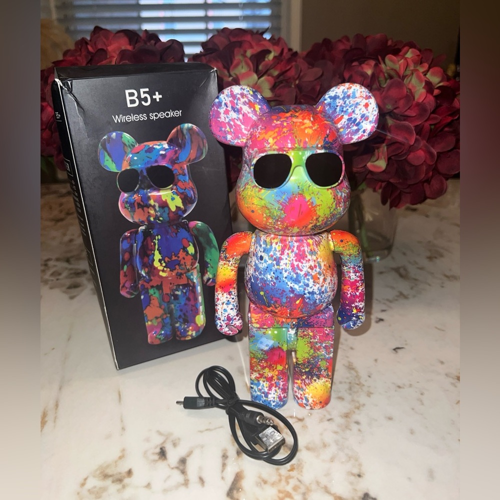 NIB B5+ Wireless Bluetooth Speaker  “BearBrick style”